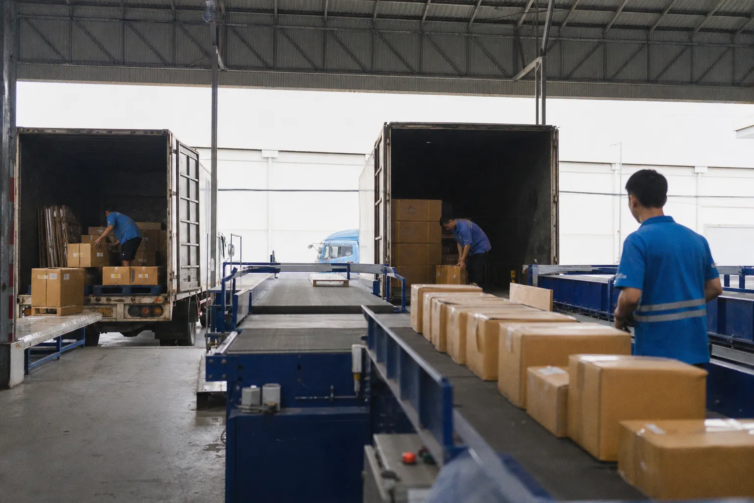 ZTO Express (Cayman) aligns its parcel network with e-commerce growth
